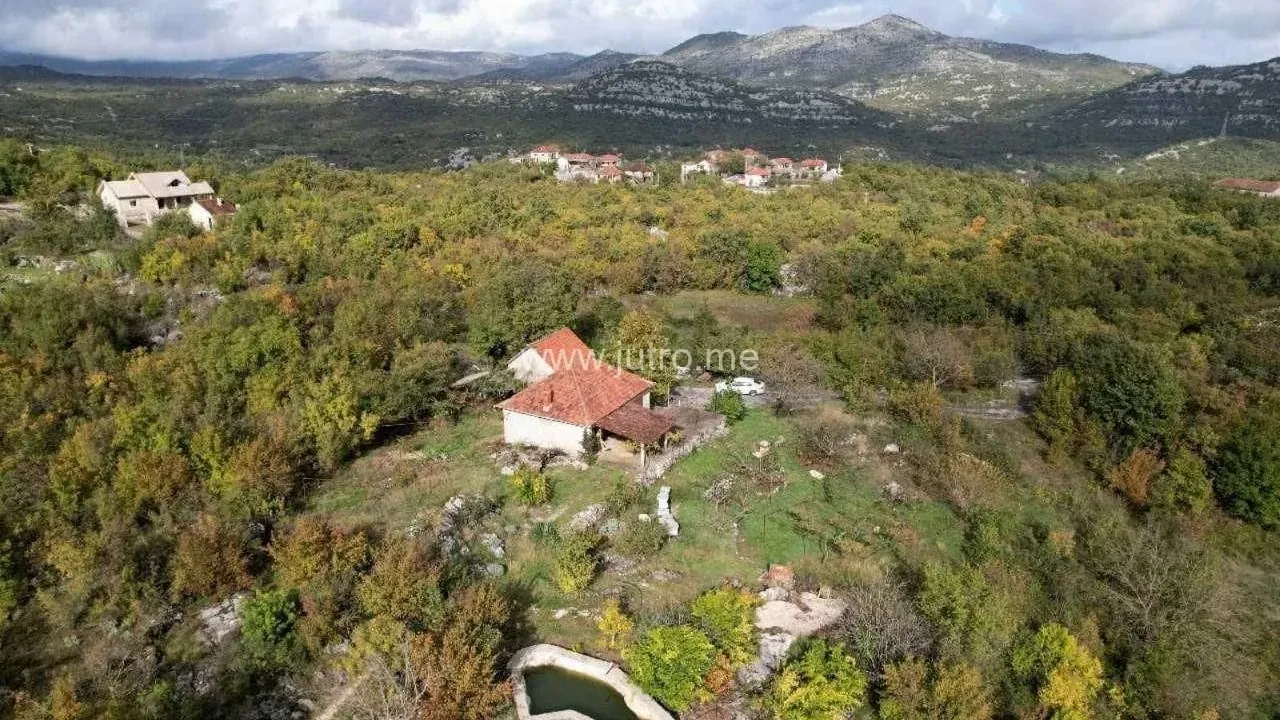 Sale, house, 22500m², Cetinje, Crna Gora