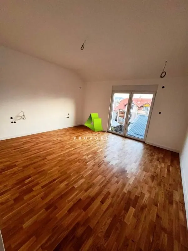 Prodaja, trosoban stan, 113m², Pantelej, Niš