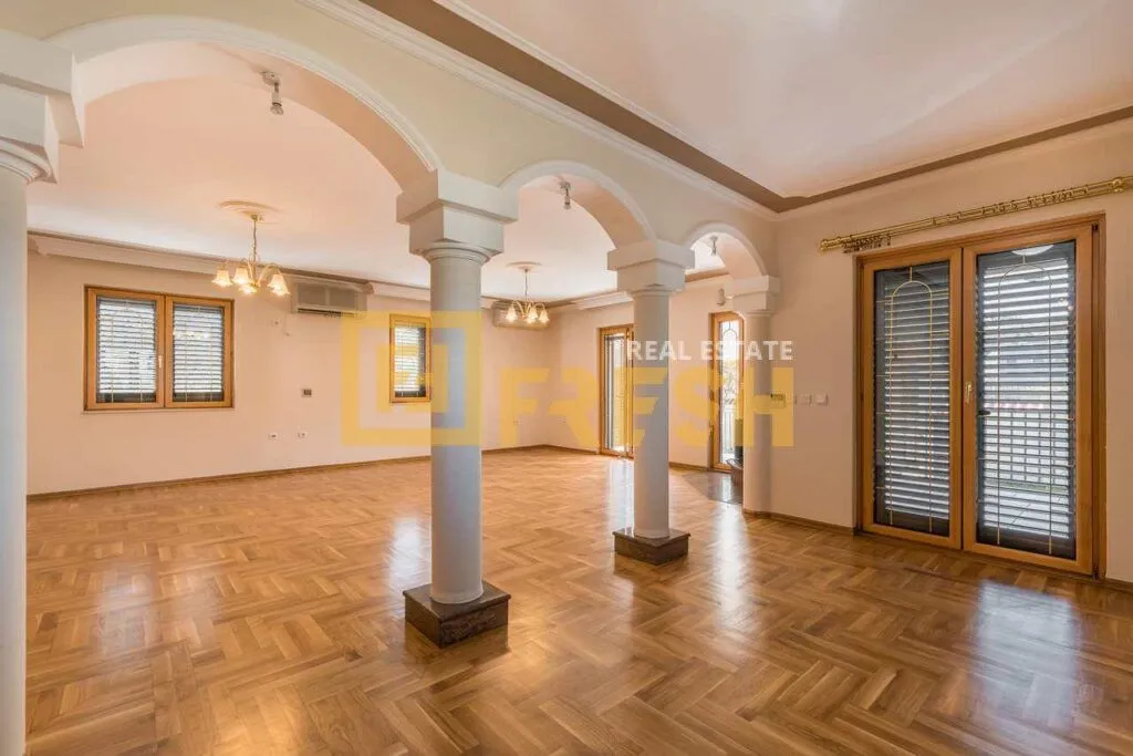 Rent, house, 370m², Zabjelo, Podgorica