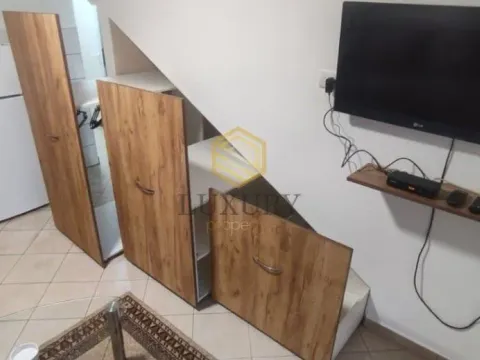 Izdavanje, garsonjera, 26m², Stari Aerodrom, Podgorica - image 6