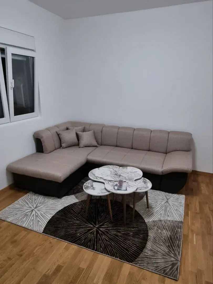 Izdavanje, jednosoban stan, 39m², Centar, Podgorica
