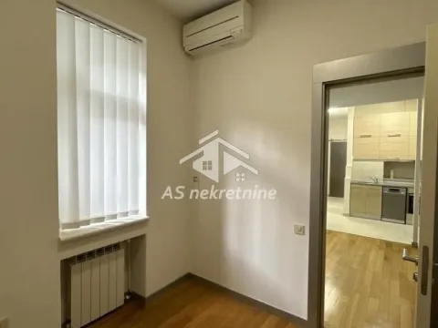 Izdavanje, stan, 223m², Kalenić Pijaca, Vračar Sve Podlokacije - image 30