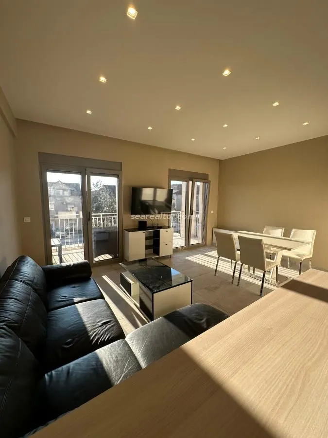 Prodaja, jednosoban stan, 58m², Centar, Tivat