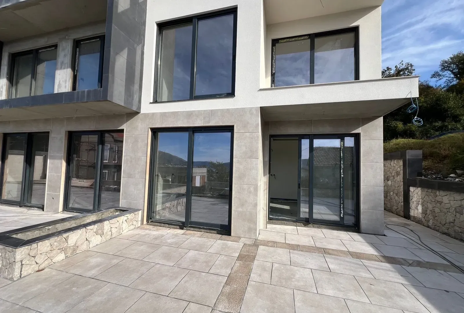 Prodaja, četvorosoban stan, 126m², Tivat, Crna Gora