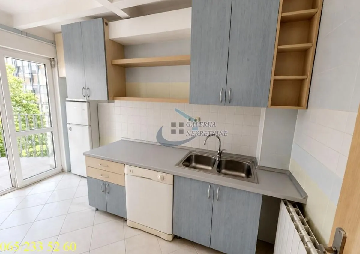 Prodaja, dvosoban stan, 68m², Stari Grad, Beograd