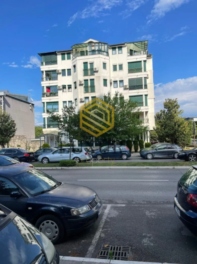 Izdavanje, poslovni prostor, 160m², Preko Morače, Podgorica