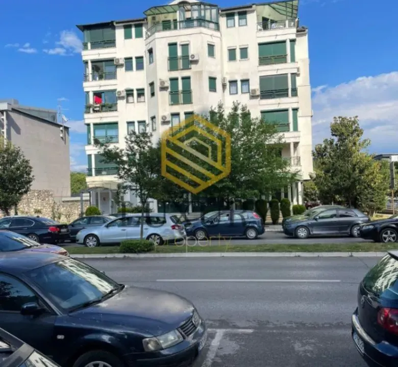 Izdavanje, poslovni prostor, 160m², Preko Morače, Podgorica