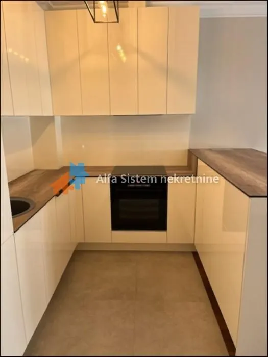 Izdavanje, trosoban stan, 80m², Čubura, Beograd