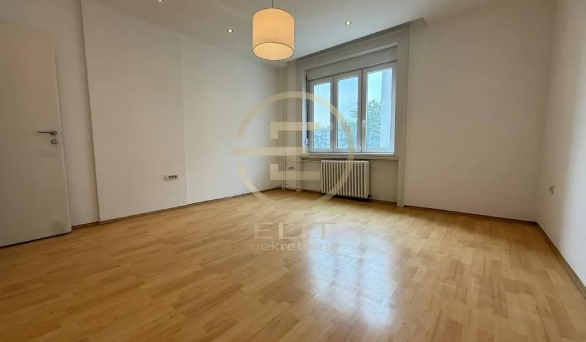 Prodaja, stan, 112m², Centar, Novi Sad
