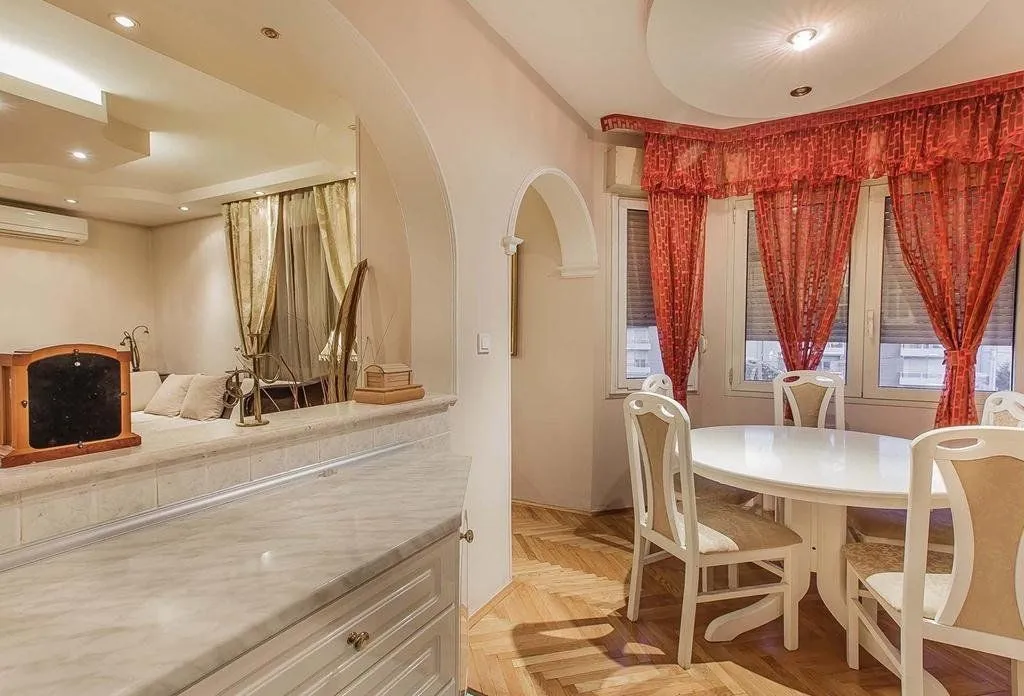 Izdavanje, dvosoban stan, 74m², Ljubović, Podgorica