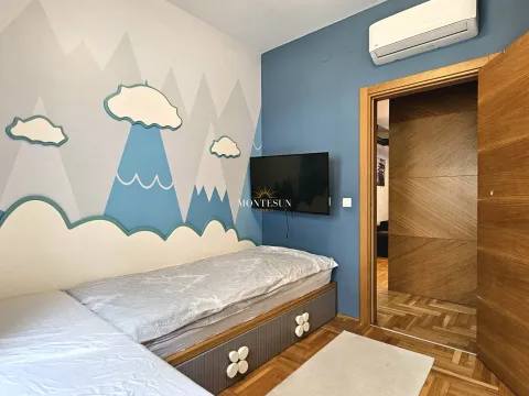 Rent, two bedroom apartment, 65m², Centar, Budva - image 10