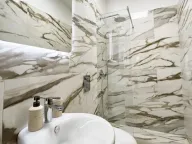 Sale, three bedroom apartment, 109m², Dobrota, Kotor - image 9