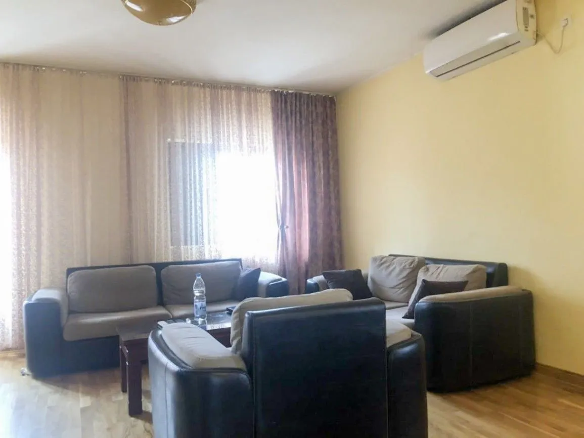 Izdavanje, kuća, 120m², Stari Aerodrom, Podgorica