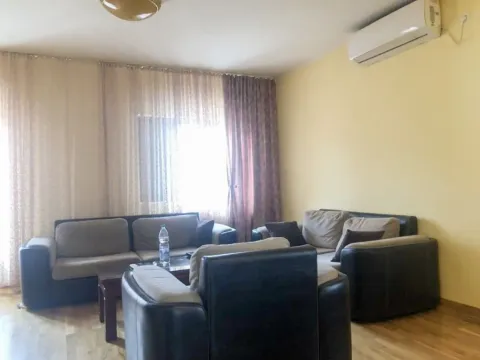 Izdavanje, kuća, 120m², Stari Aerodrom, Podgorica - image 9