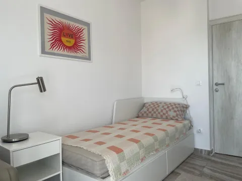 Izdavanje, trosoban stan, 86m², Centar, Tivat - image 8