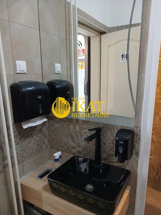 Rent, office space, 123m², Čukarica, Beograd