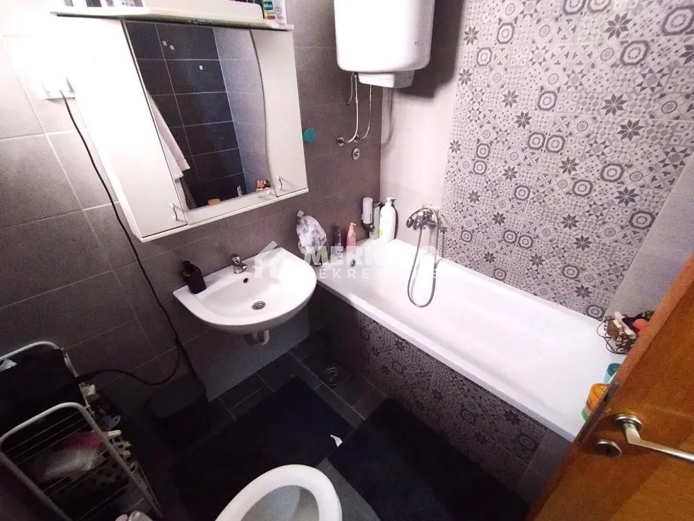 Prodaja, četvorosoban stan, 109m², Mala Amerika, Zrenjanin