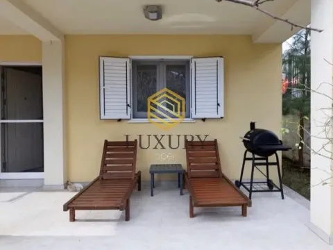 Izdavanje, kuća, 111m², Lastva Grbaljska, Kotor - image 13