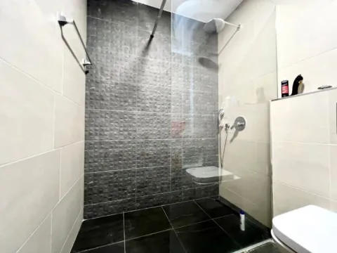 Izdavanje, dvosoban stan, 70m², Ljubović, Podgorica - image 10