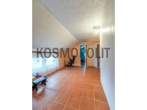 Prodaja, kuća, 172m², Zemun Ugrinovci, Zemun Sve Podlokacije - image 11