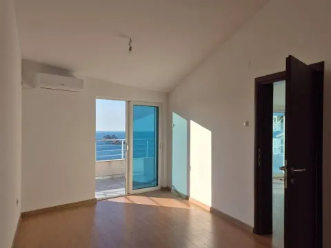 Sale, two bedroom apartment, 85m², Petrovac, Budva - image 5
