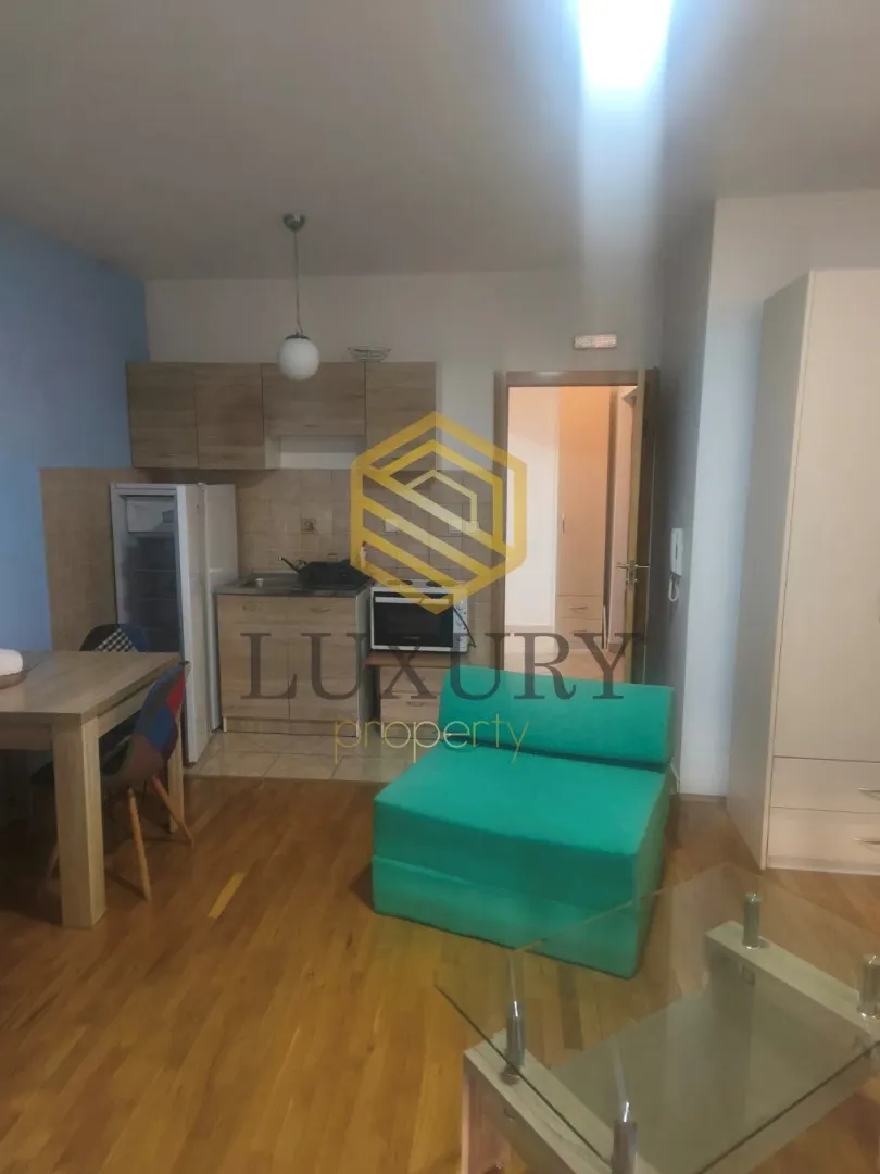 Rent, studio apartment, 30m², Stari Aerodrom, Podgorica