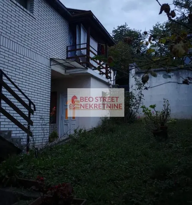 Prodaja, kuća, 218m², Gradska Bolnica, Zvezdara Sve Podlokacije