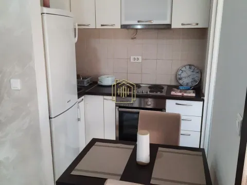 Izdavanje, jednosoban stan, 37m², City Kvart, Podgorica - image 4