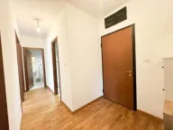 Rent, two bedroom apartment, 75m², City Kvart, Podgorica - image 10