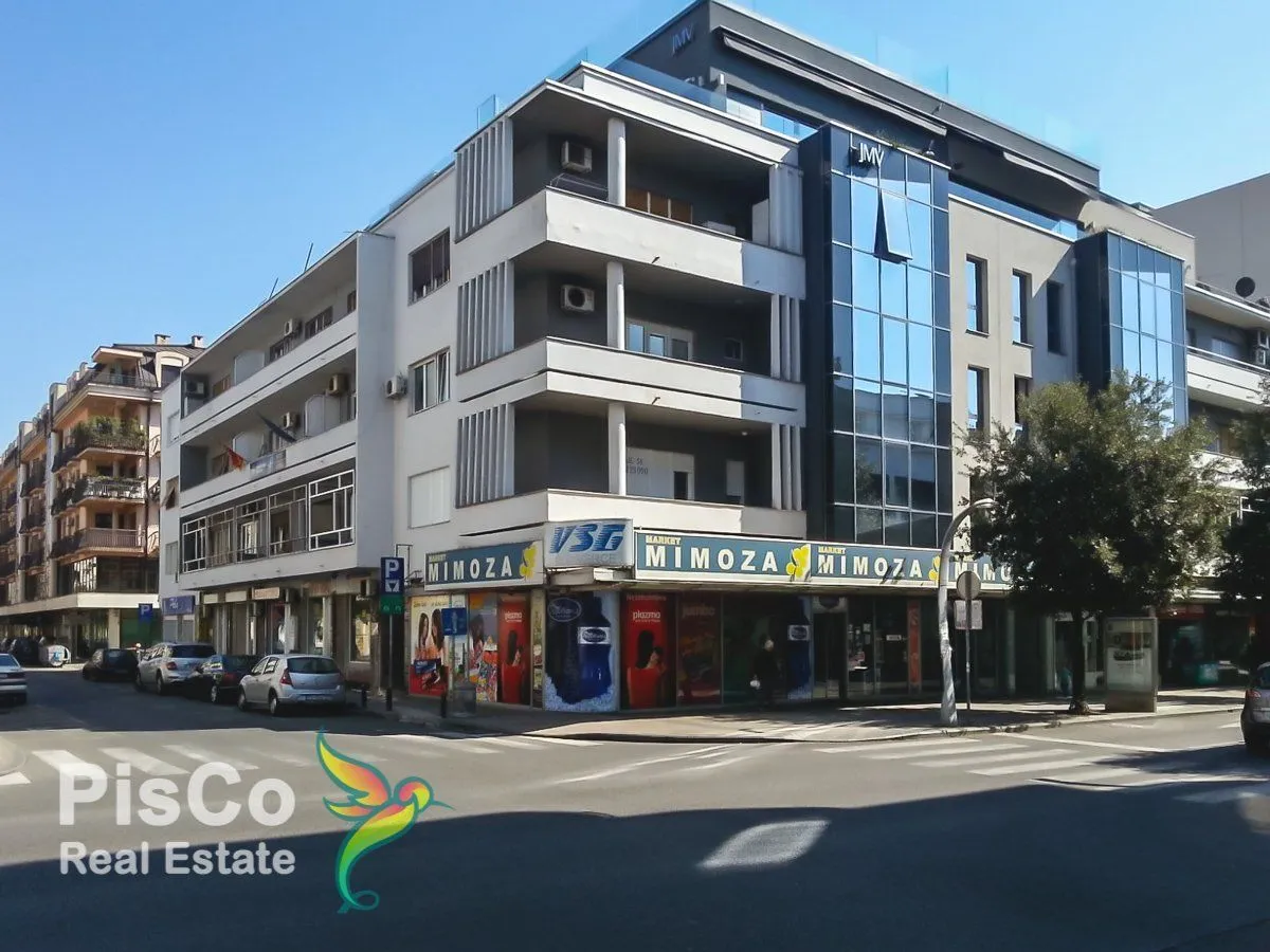 Izdavanje, dvosoban stan, 80m², Centar, Podgorica