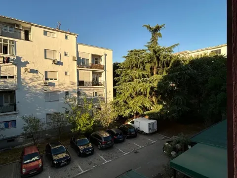 Izdavanje, dvosoban stan, 60m², Preko Morače, Podgorica - image 5