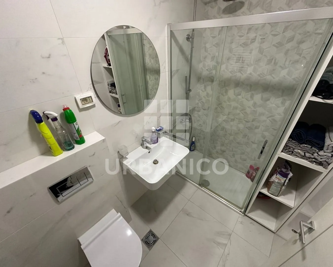 Izdavanje, jednosoban stan, 42m², Central Point, Podgorica