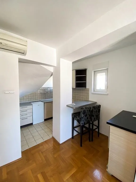 Izdavanje, jednosoban stan, 50m², Ljubović, Podgorica