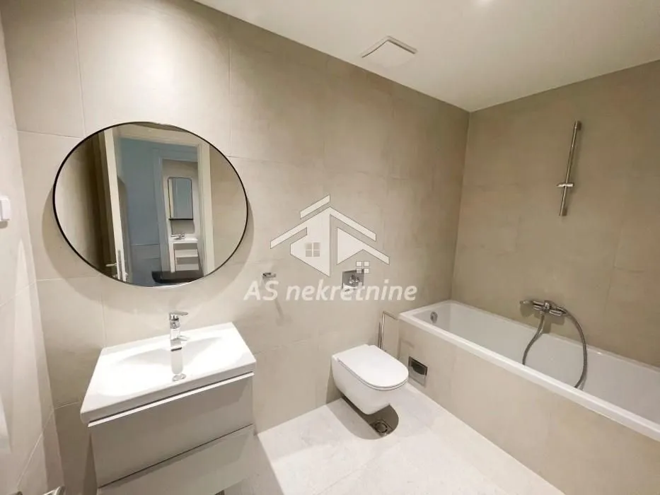 Izdavanje, četvorosoban stan, 152m², Savski Venac, Beograd