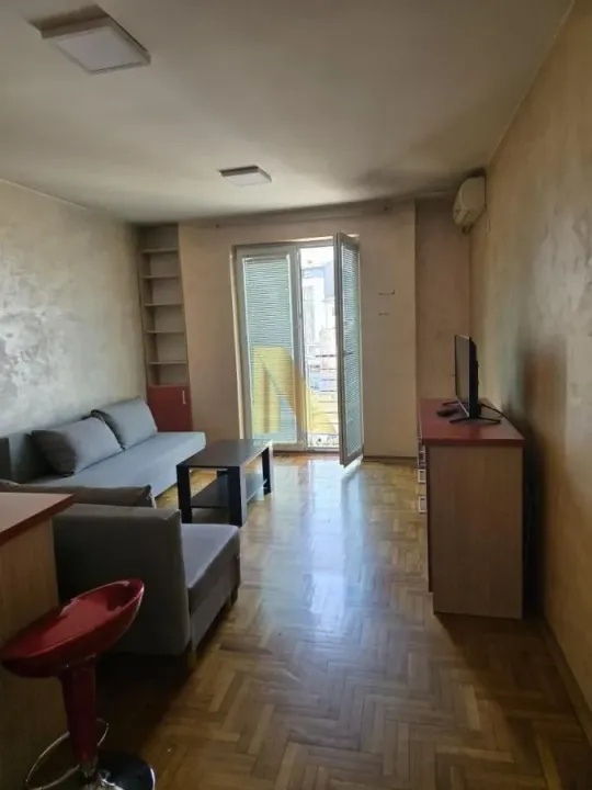 Izdavanje, garsonjera, 26m², Centar, Novi Sad