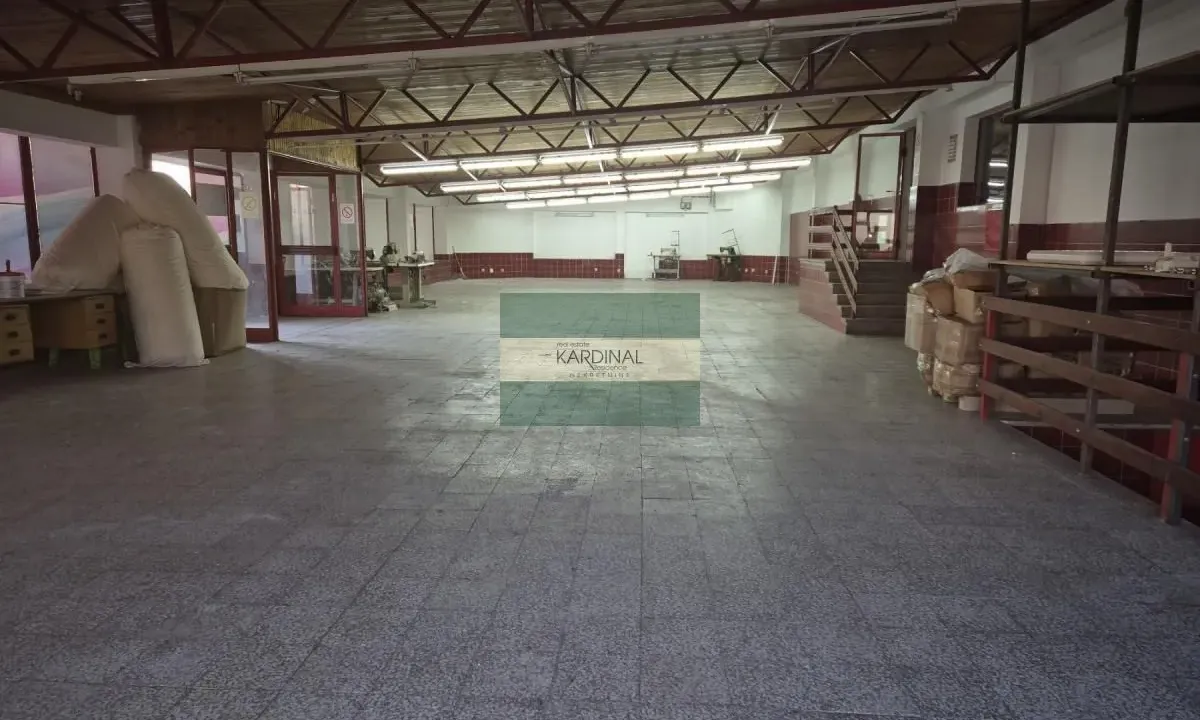 Prodaja, poslovni prostor, 327m², Voljavče, Jagodina