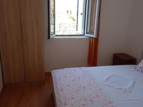 Rent, house, 60m², Škaljari, Kotor - image 11