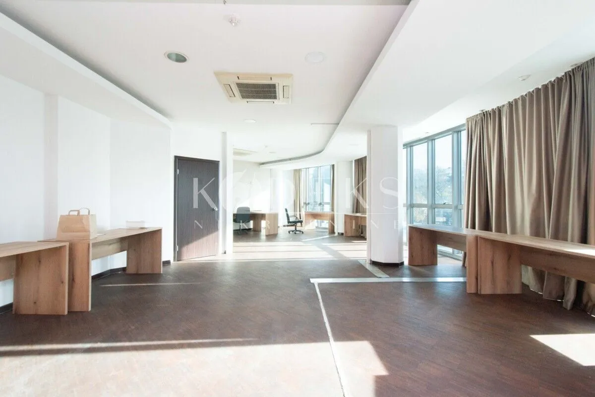 Izdavanje, poslovni prostor, 443m², Preko Morače, Podgorica