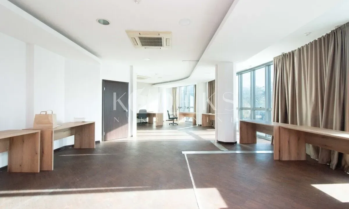 Izdavanje, poslovni prostor, 443m², Preko Morače, Podgorica