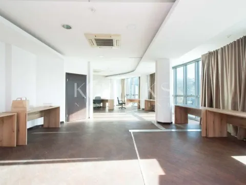 Izdavanje, poslovni prostor, 443m², Preko Morače, Podgorica - image 1