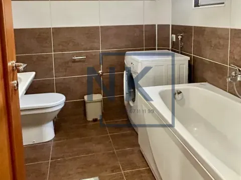 Izdavanje, kuća, 220m², Konik, Podgorica - image 12