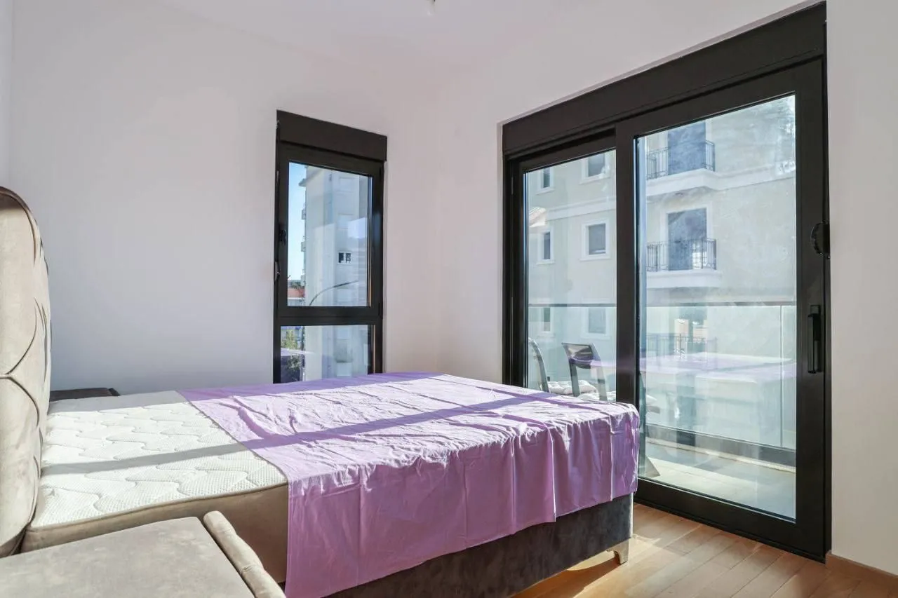 Sale, two bedroom apartment, 84m², Bečići, Budva