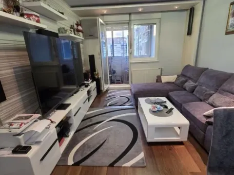 Stan in Nova Detelinara