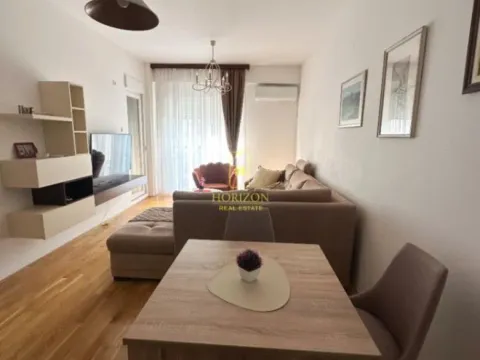 Izdavanje, dvosoban stan, 70m², Ljubović, Podgorica