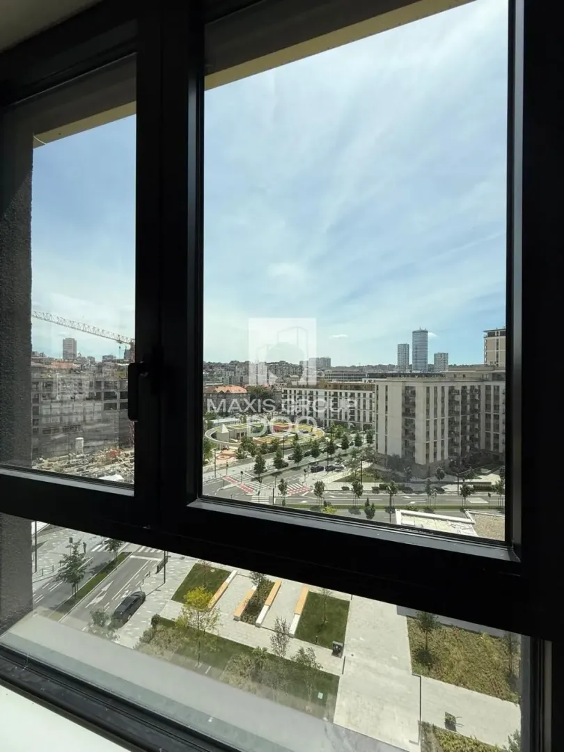 Izdavanje, trosoban stan, 80m², Savski Venac, Beograd