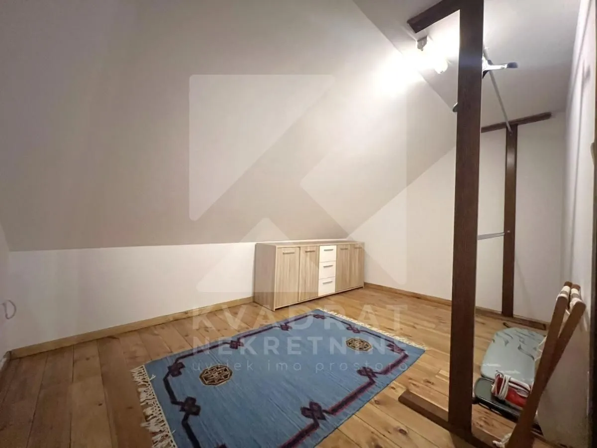 Prodaja, kuća, 200m², Tološi, Podgorica