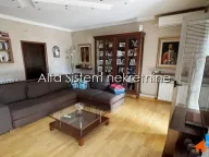 Rent, house, 200m², Surčin, Beograd - image 1