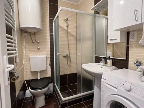 Izdavanje, jednosoban stan, 42m², Đenovići, Herceg Novi - image 2