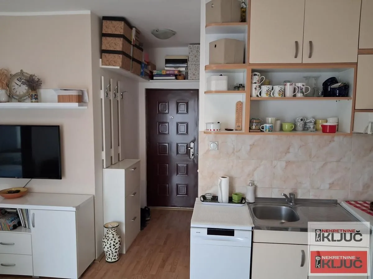 Prodaja, jednosoban stan, 31m², Bulevar patrijarha Pavla, Novi Sad Sve Podlokacije