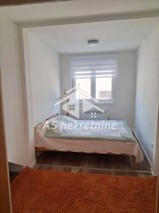 Izdavanje, dvosoban stan, 54m², Kalenić Pijaca, Vračar Sve Podlokacije